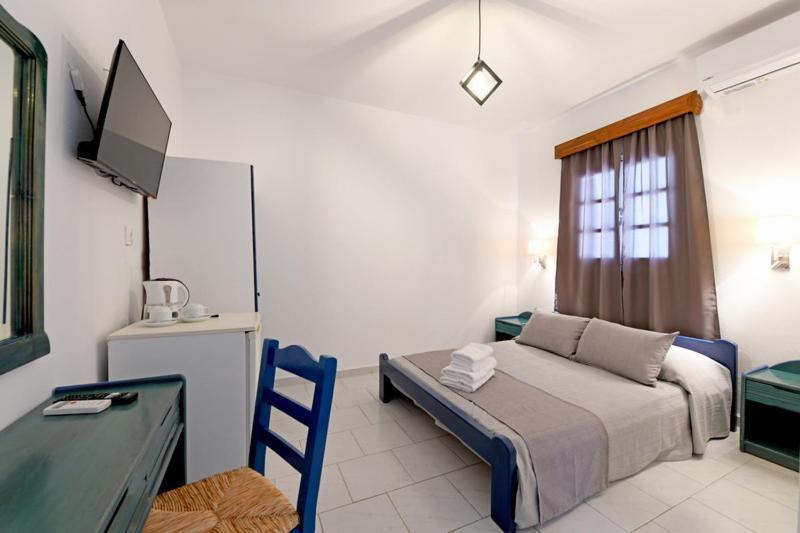 Lunar Santorini Hotel เปริสซา ภายนอก รูปภาพ