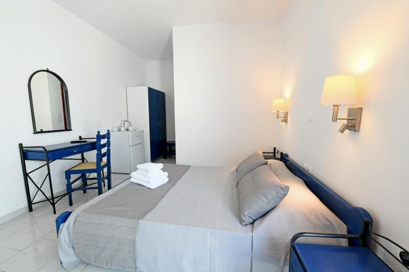 Lunar Santorini Hotel เปริสซา ภายนอก รูปภาพ