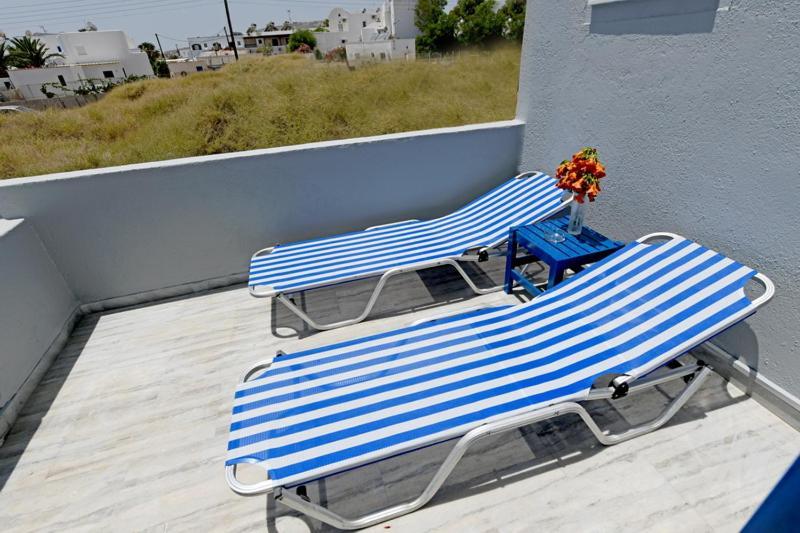 Lunar Santorini Hotel เปริสซา ภายนอก รูปภาพ