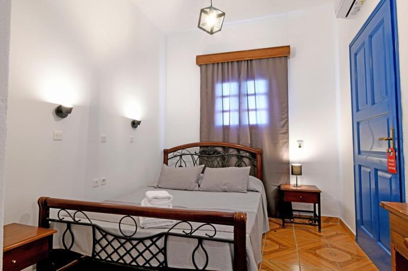Lunar Santorini Hotel เปริสซา ภายนอก รูปภาพ