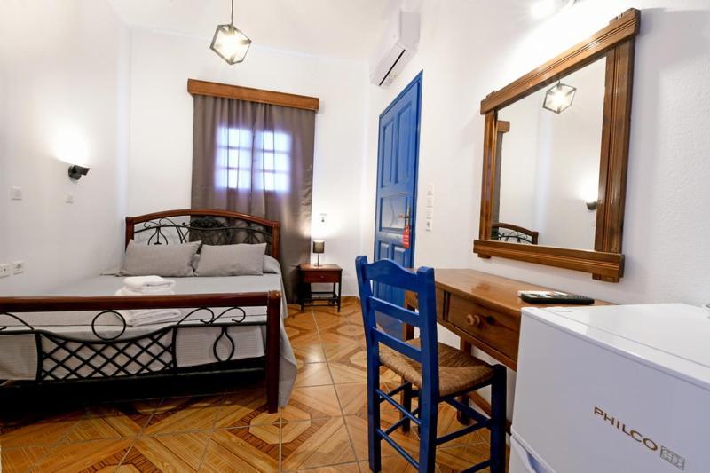 Lunar Santorini Hotel เปริสซา ภายนอก รูปภาพ