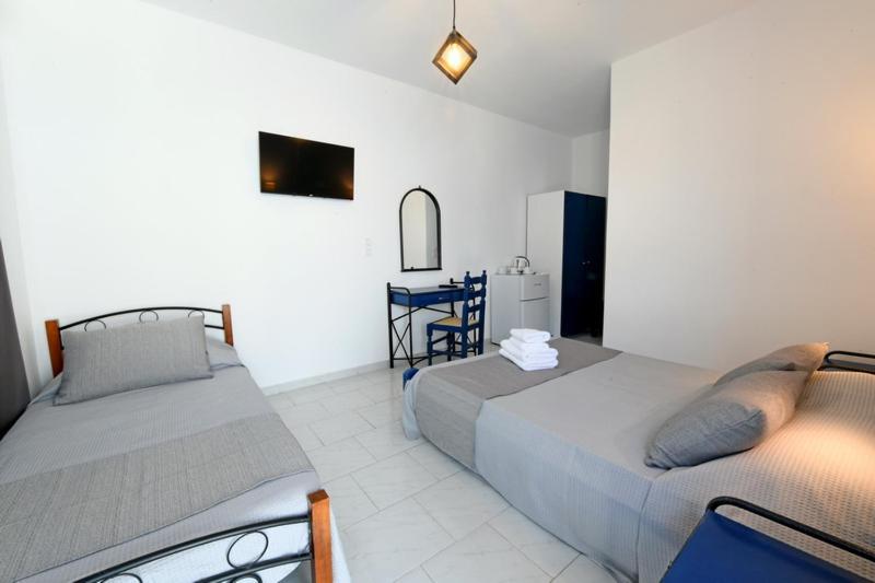 Lunar Santorini Hotel เปริสซา ภายนอก รูปภาพ