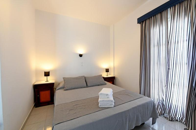 Lunar Santorini Hotel เปริสซา ภายนอก รูปภาพ