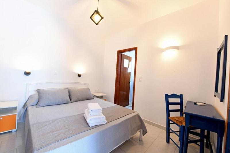 Lunar Santorini Hotel เปริสซา ภายนอก รูปภาพ